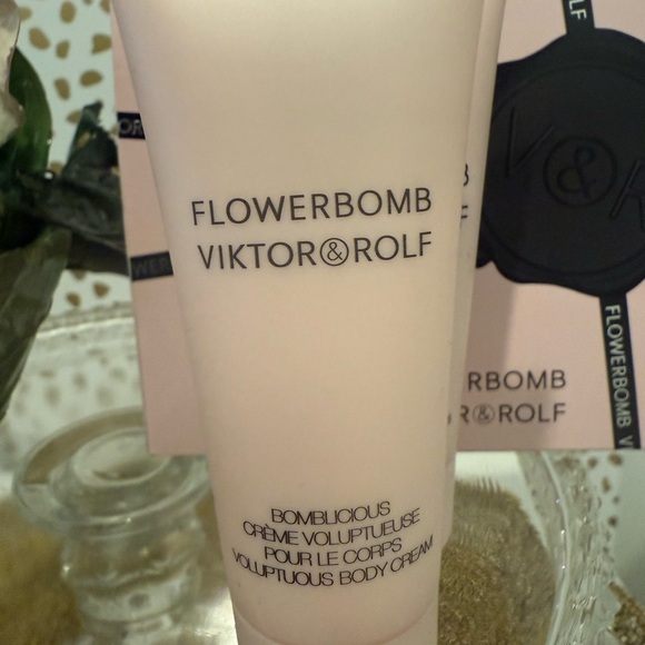 Viktor & Rolf Flowerbomb Deluxe Mini Gift Set NIB - Picture 6 of 8
